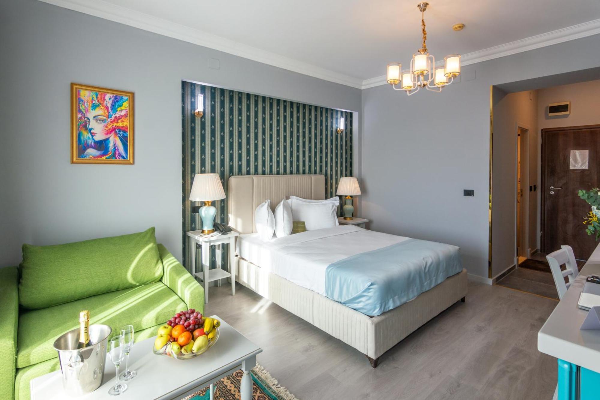 Phoenicia Express Hotel 4*