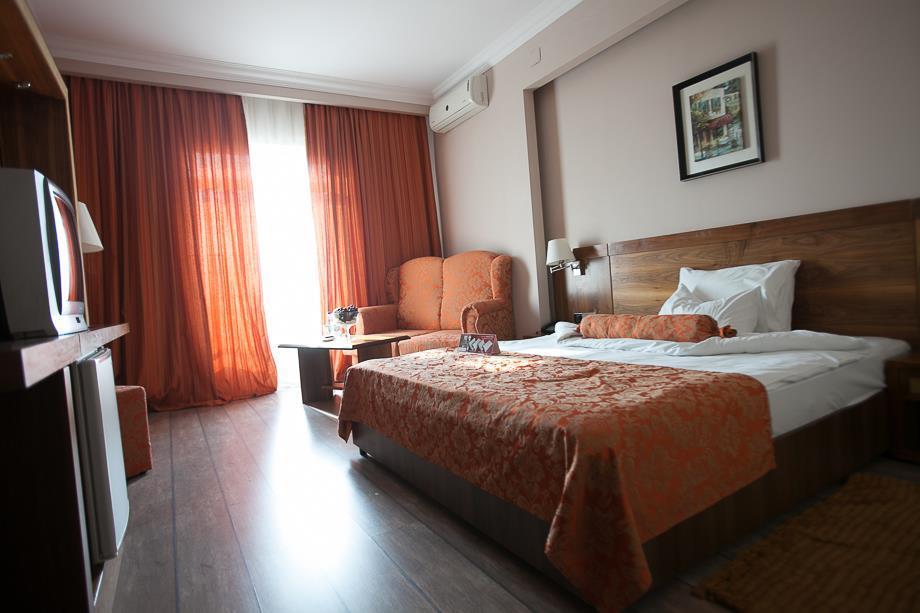 Phoenicia Express Bucarest